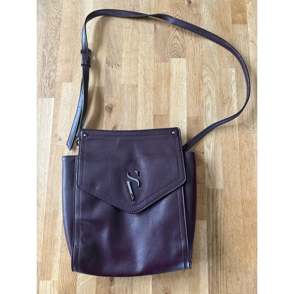 Simply Vera Wang Signature Crossbody Shoulder Bag Chain Detail Gunmetal in Plum